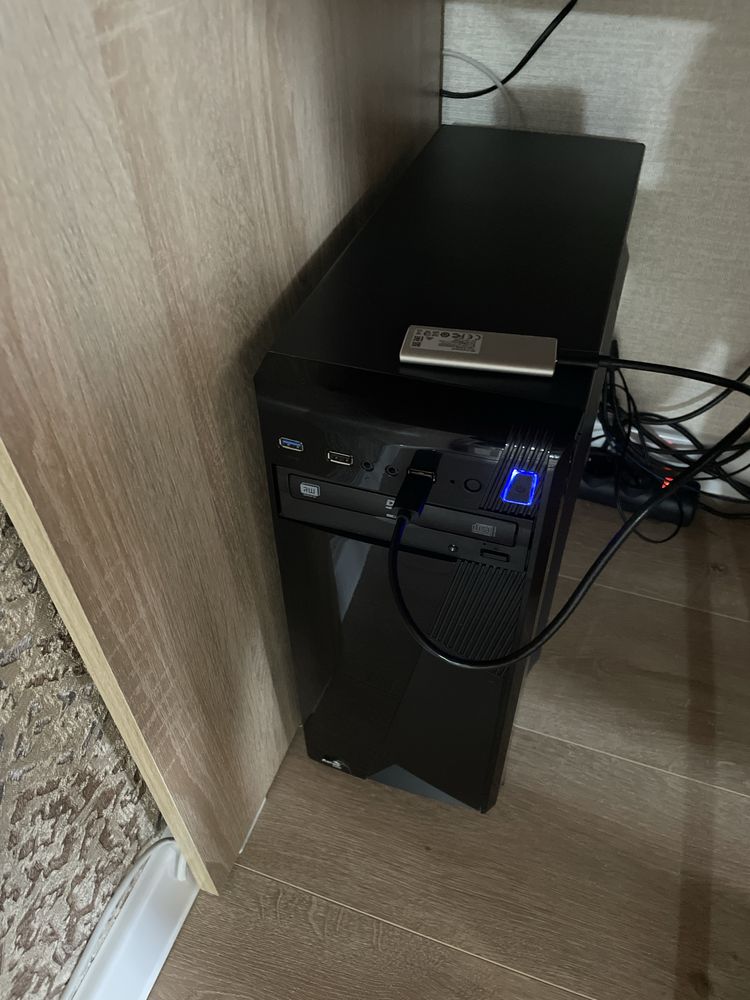 Компьютер с принтером