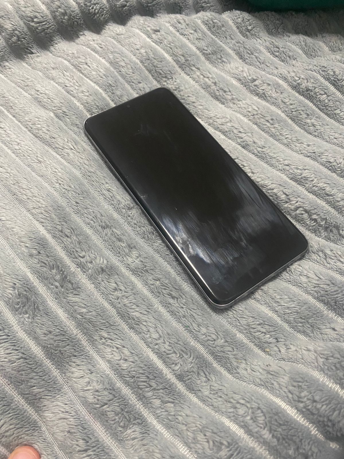 Телефон samsung s20 в отличном состоянии