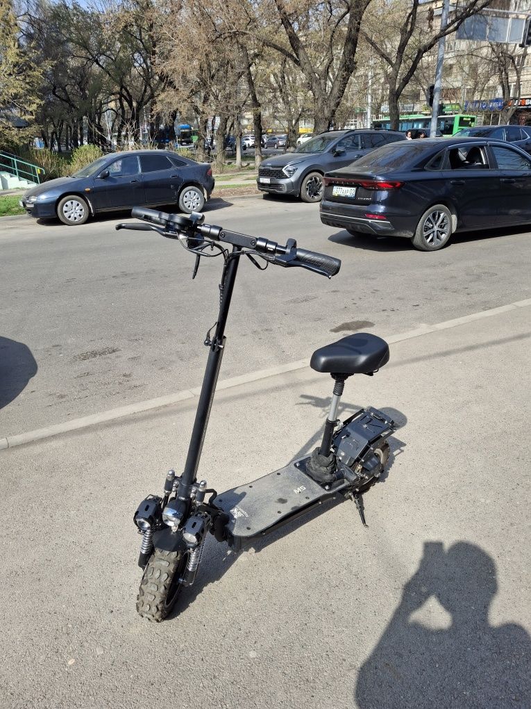 Электросамокат KUGOO M5