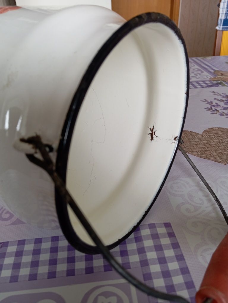 Бидоны на  8л и на 3л, эмалированные
