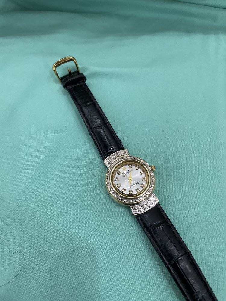 Продаю женский золотые часы Rolex с бриллиантами
