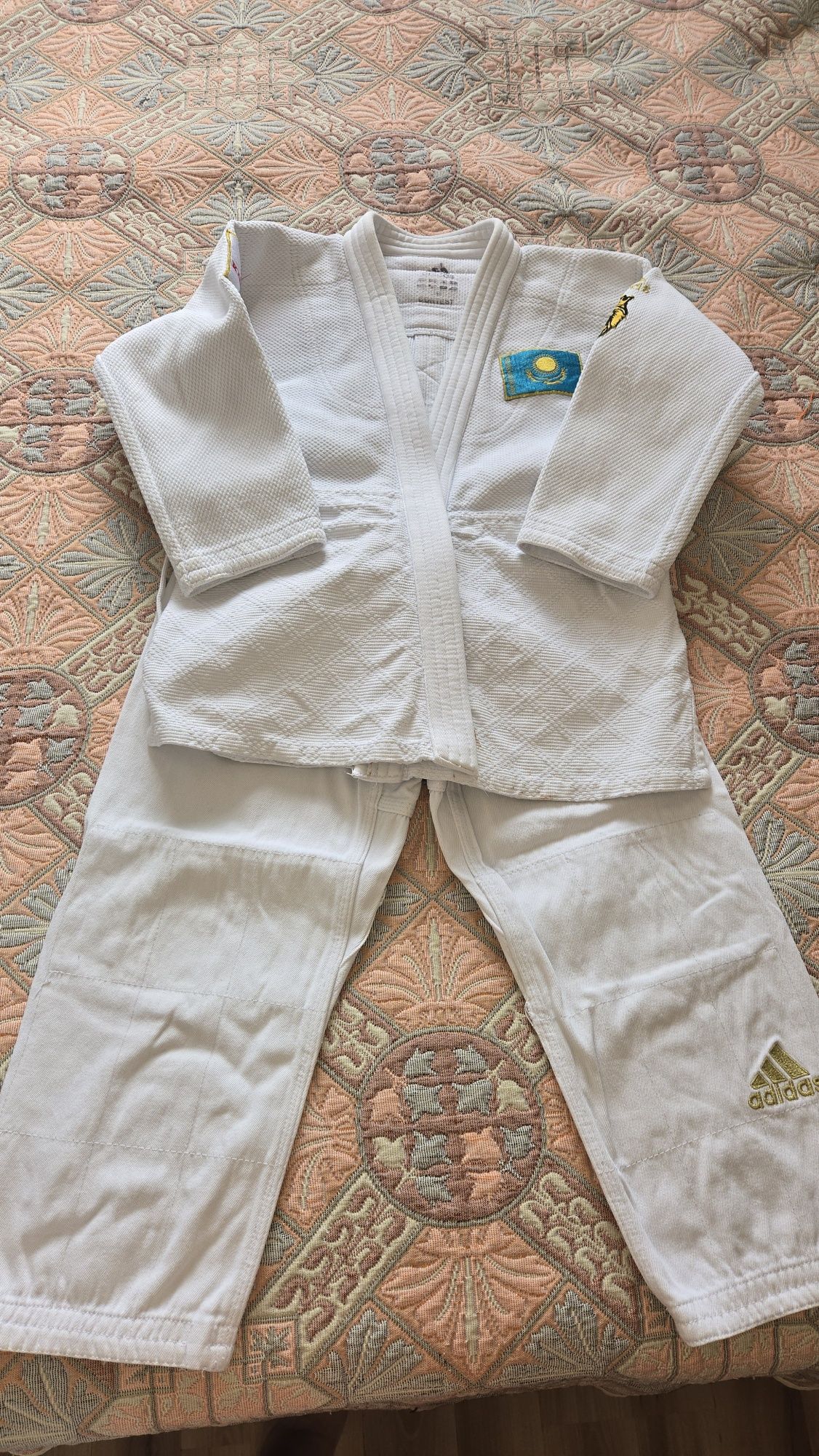 Продам кимоно хорошего качества
