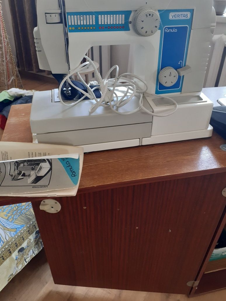 Продам швейные машинки Чайка 142 м,Веритас электрическая.