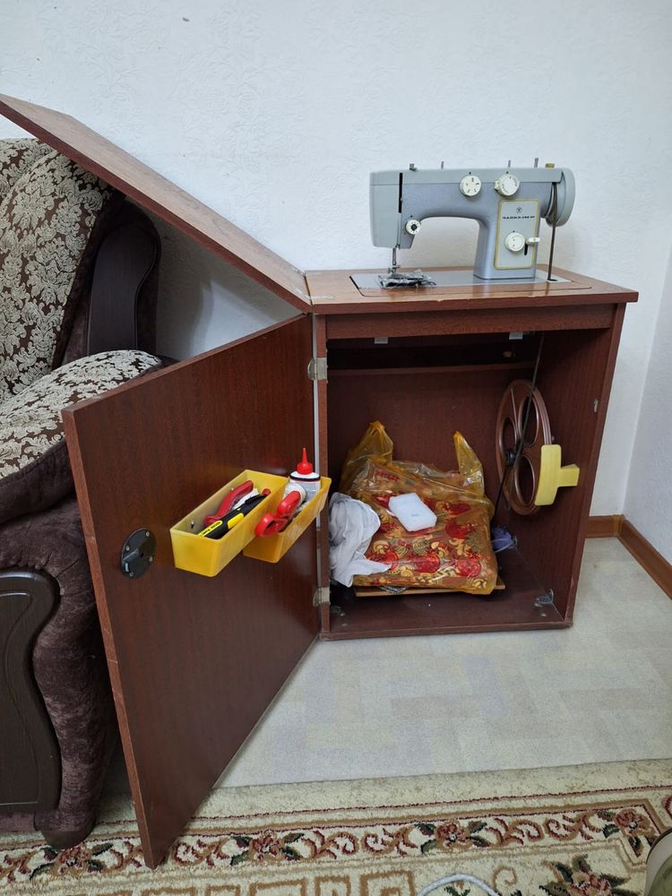 Машинка для шитья