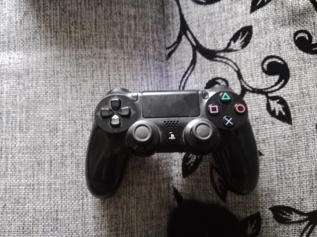 Playstation 4 старый