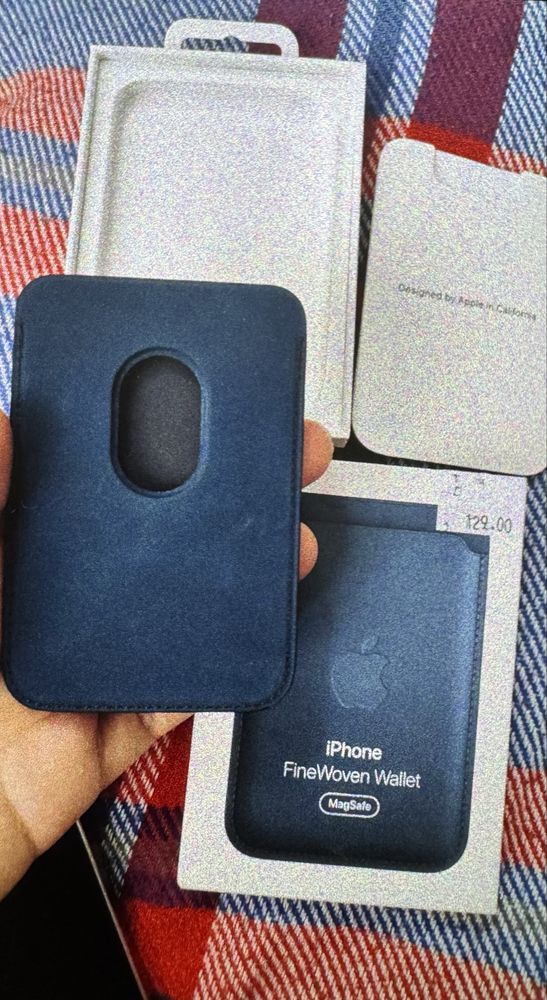 Продам картхолдер для Iphone FineWoven Wallet темно синего цвета
