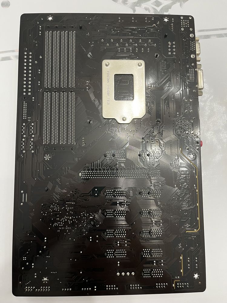 Материнская плата GIGABYTE GA-B250-FinTech