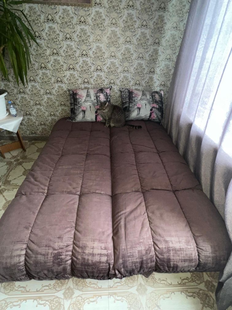 Продам б/у диван