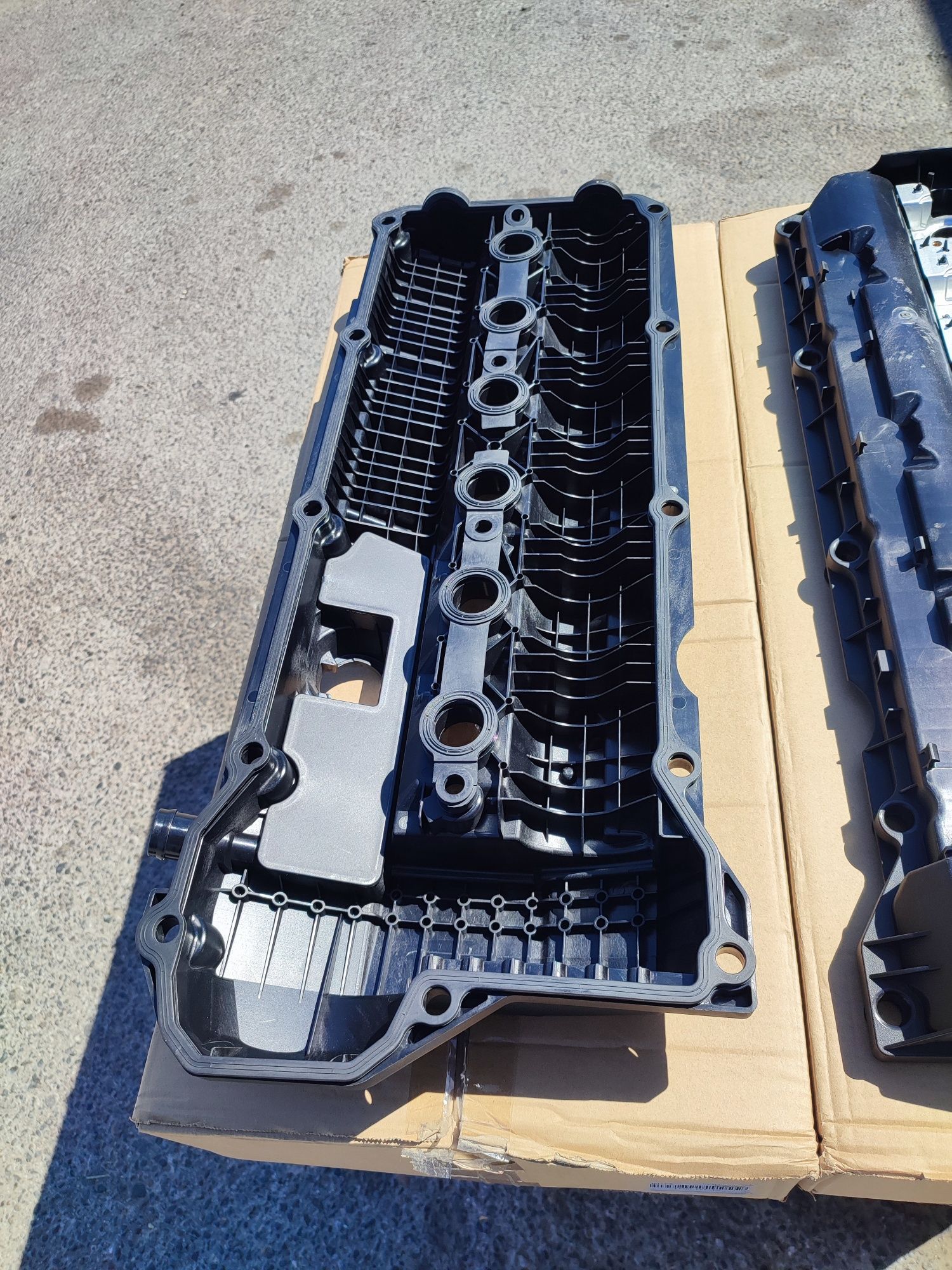 BMW E39 крышка клапаная 1 ванус новая
