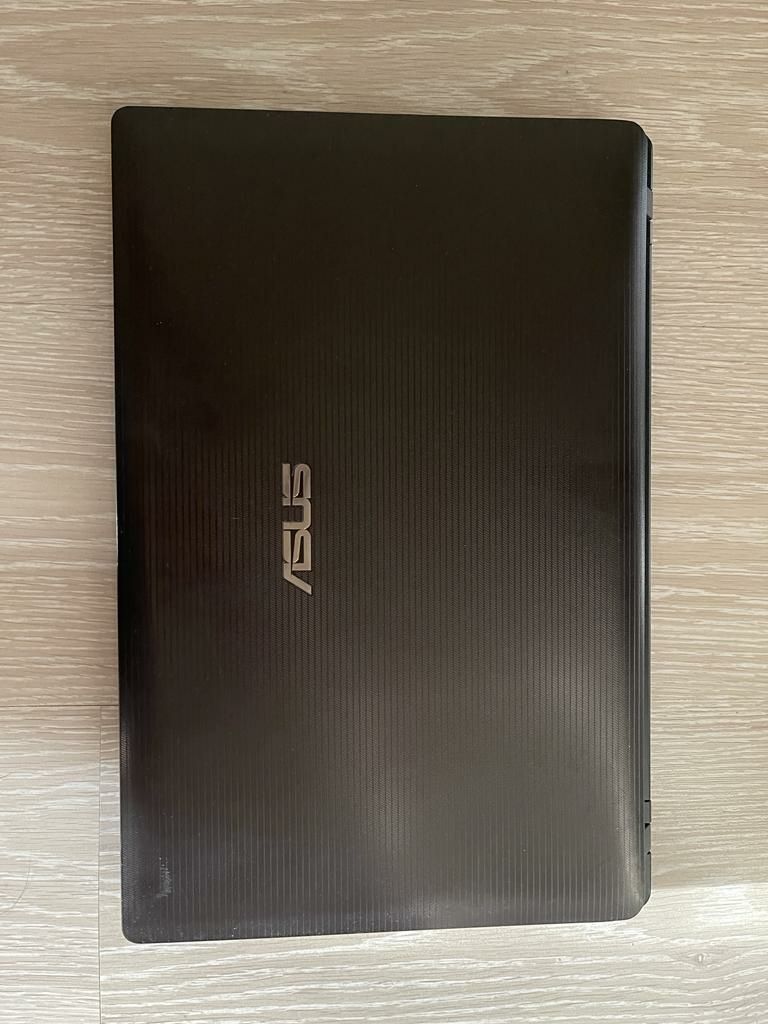 Ноутбук Б/У. Марка ASUS