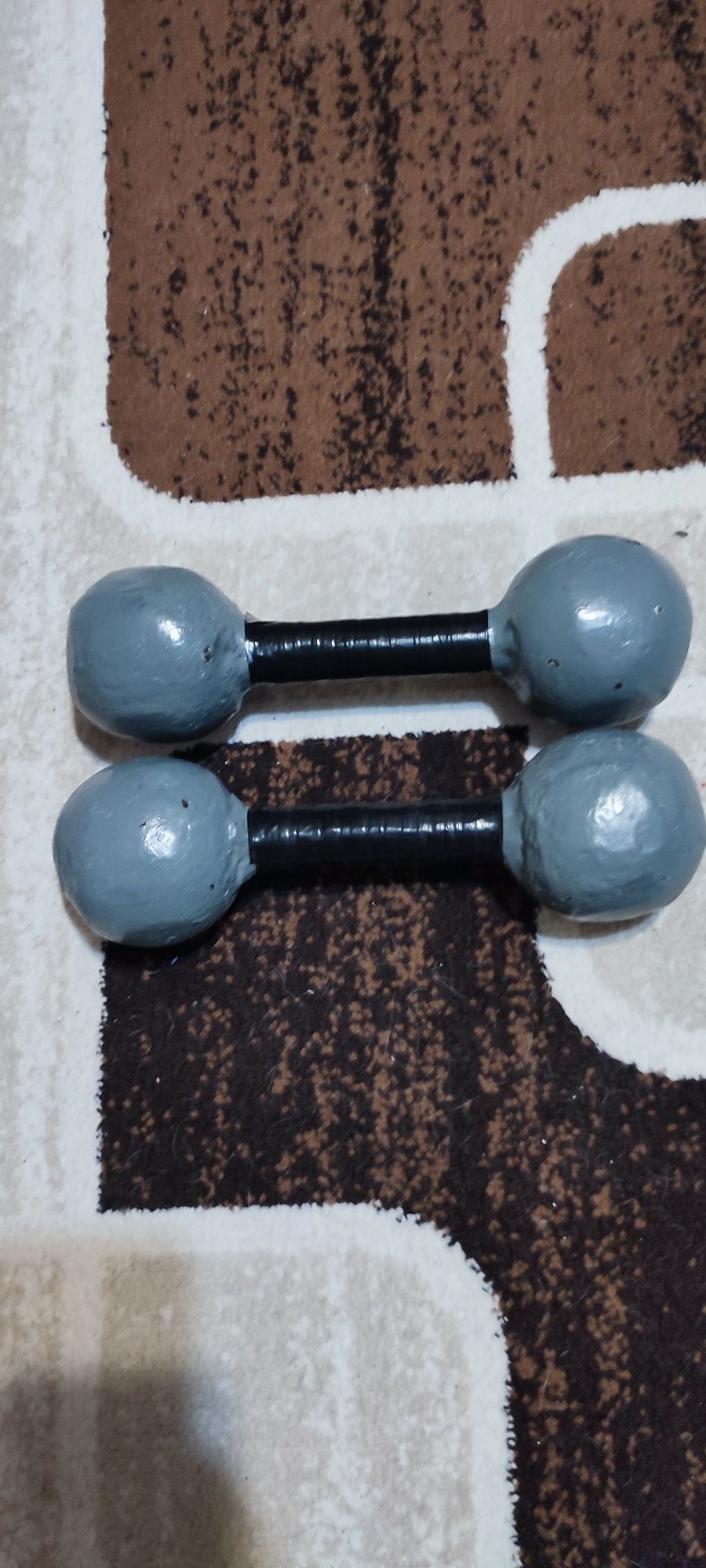 Продам гантели  5кг