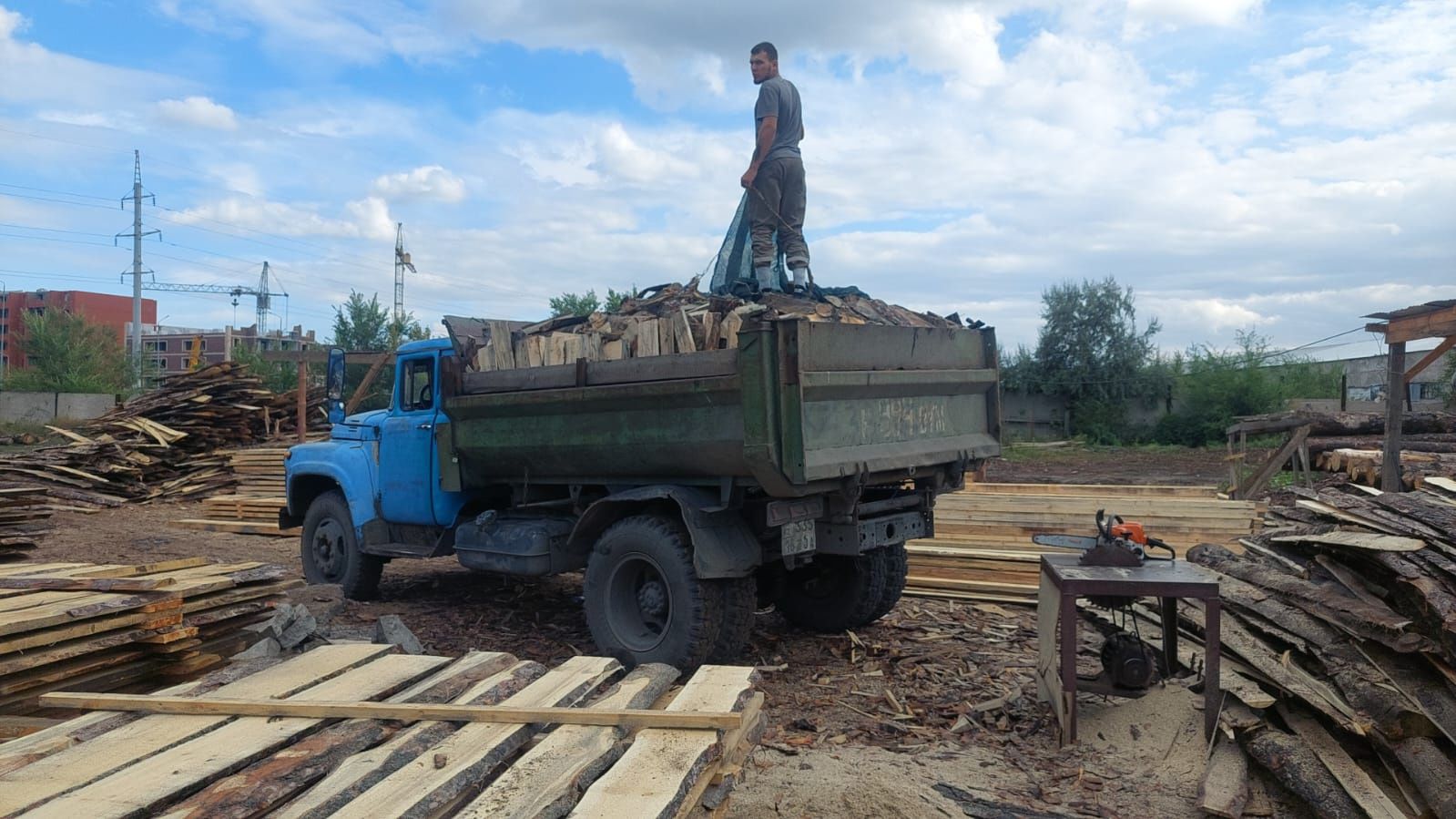 Дрова Газель ЗИЛ Пирожковоз