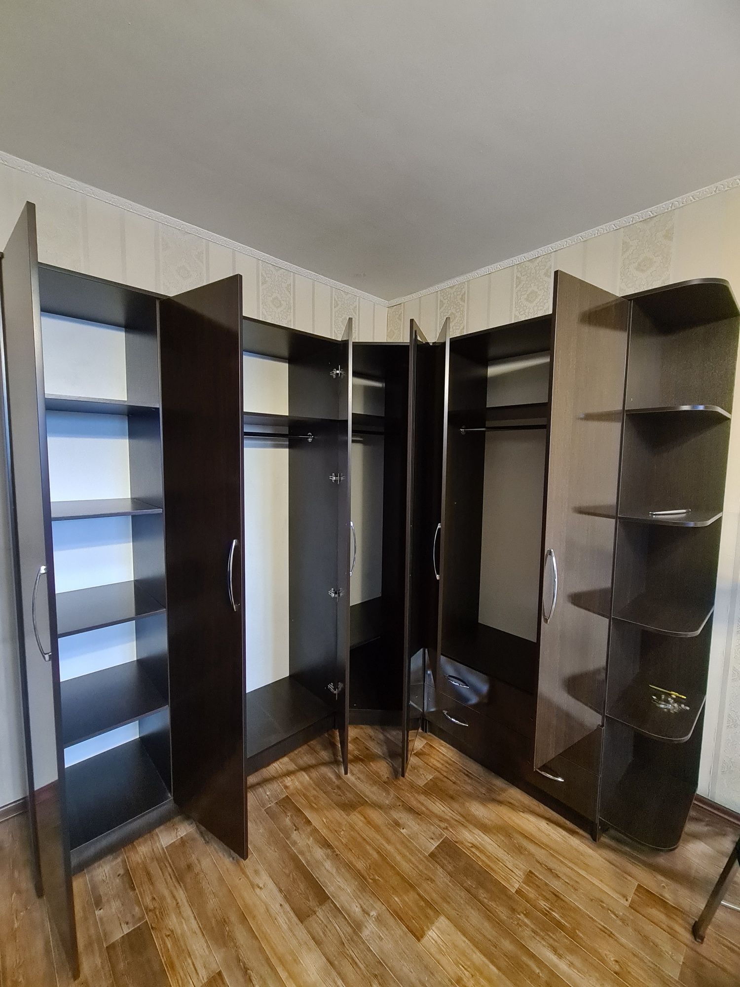 Шкаф в отличном состоянии