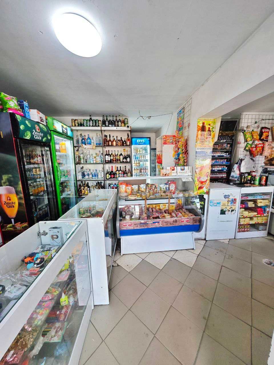Помещение с товаром. Продовольственный магазин. Готовый бизнес.