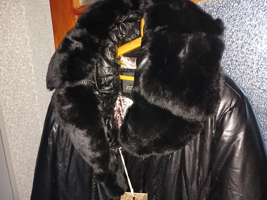Продам новый женский пуховик