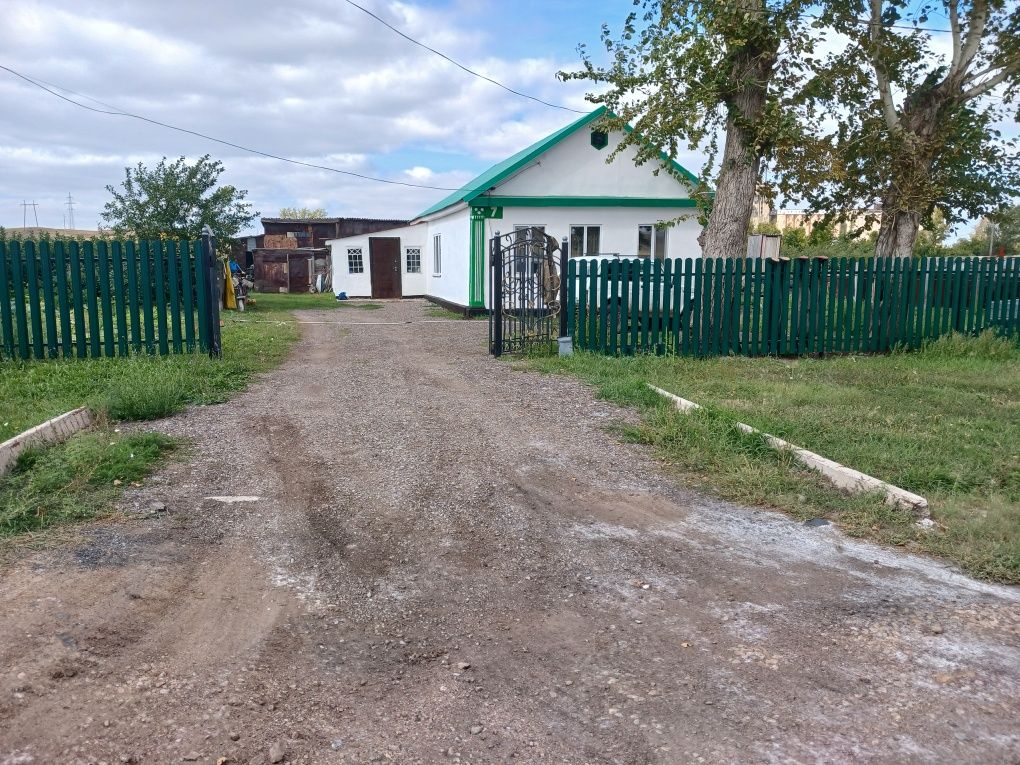 Продаётся дом в п. Осакаровка