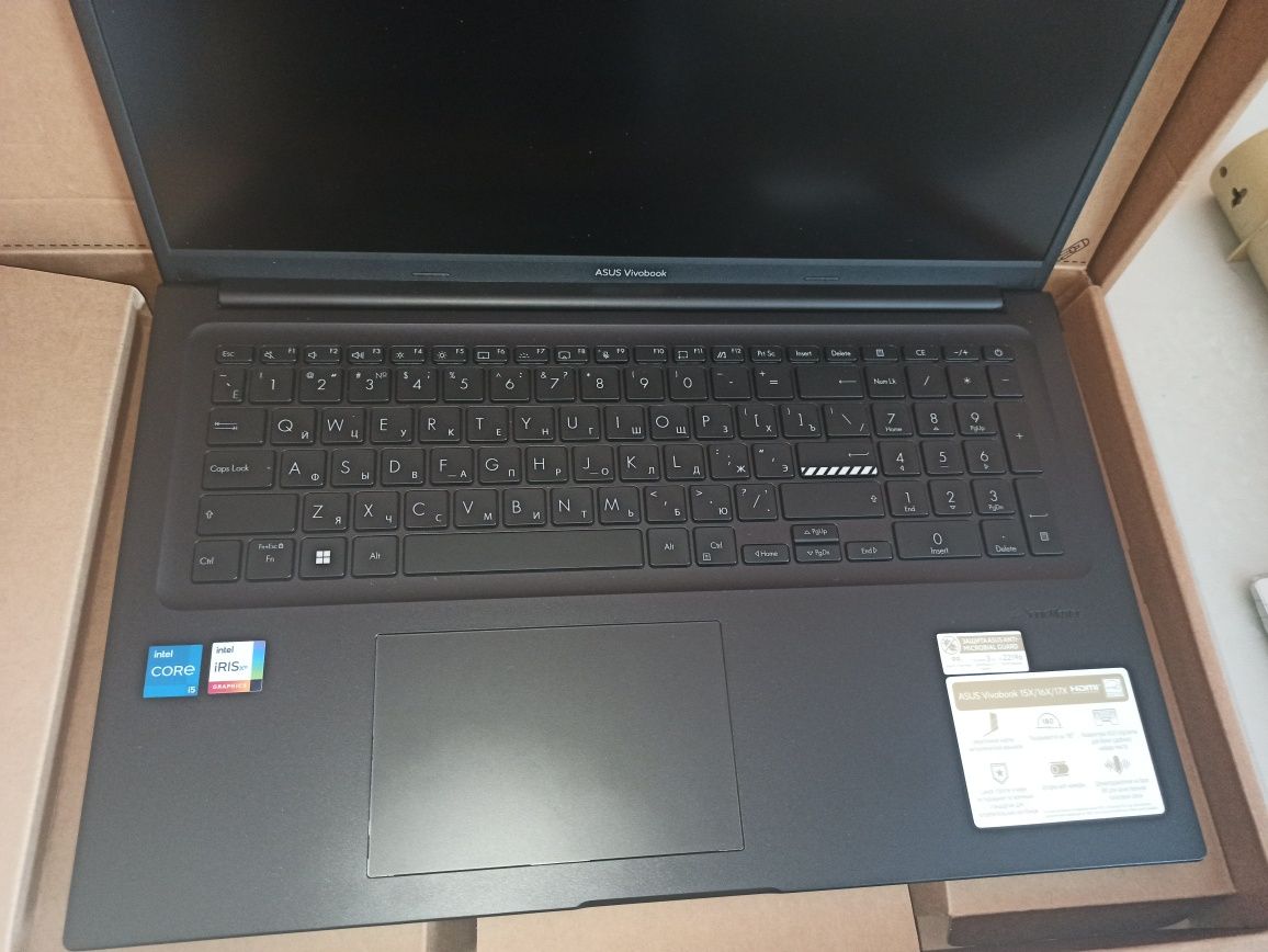 Ноутбук asus 17,новый в коробке