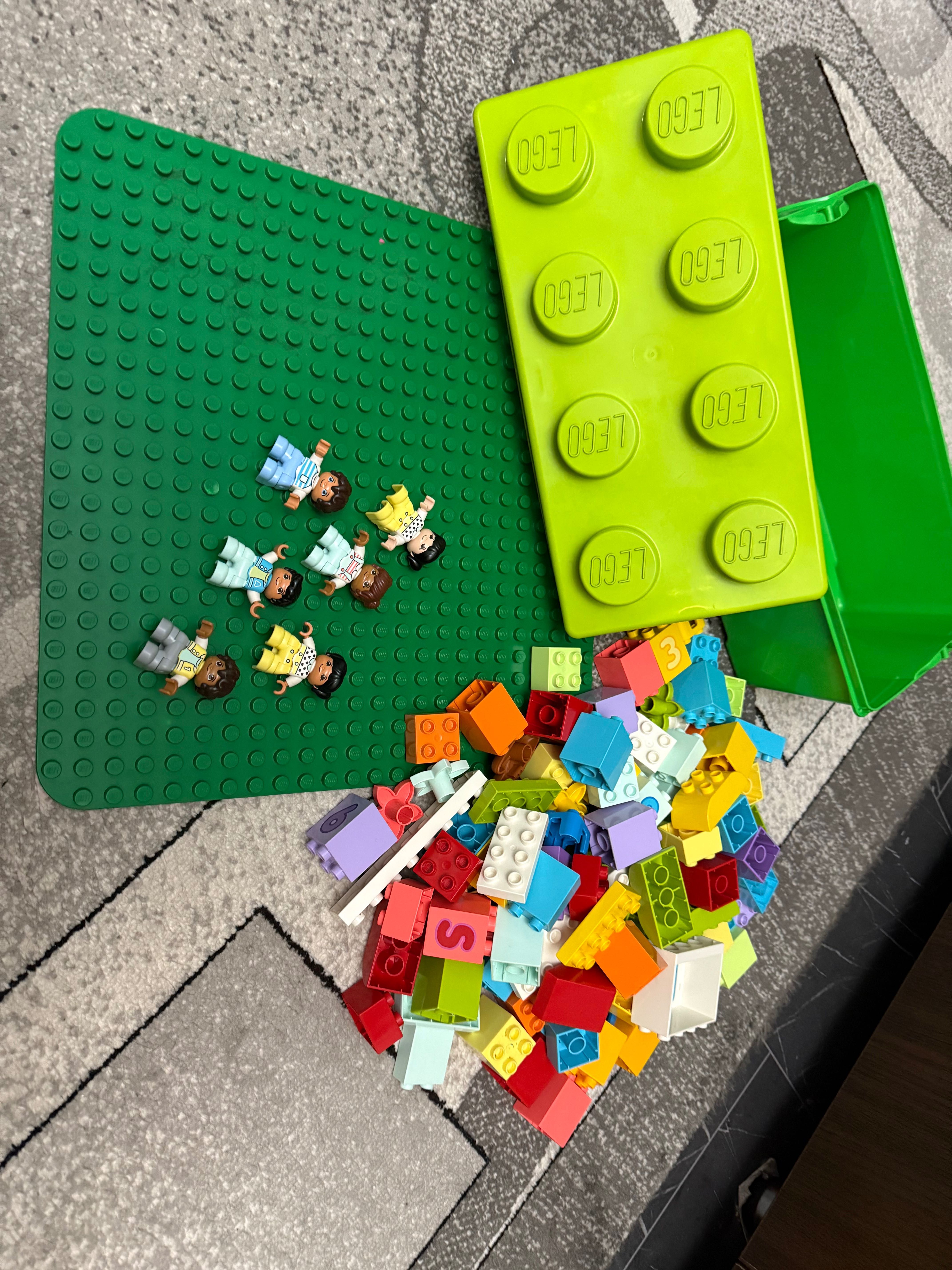 Конструктор Lego Duplo 103 детали и 6 человечков (Лего Дупло)