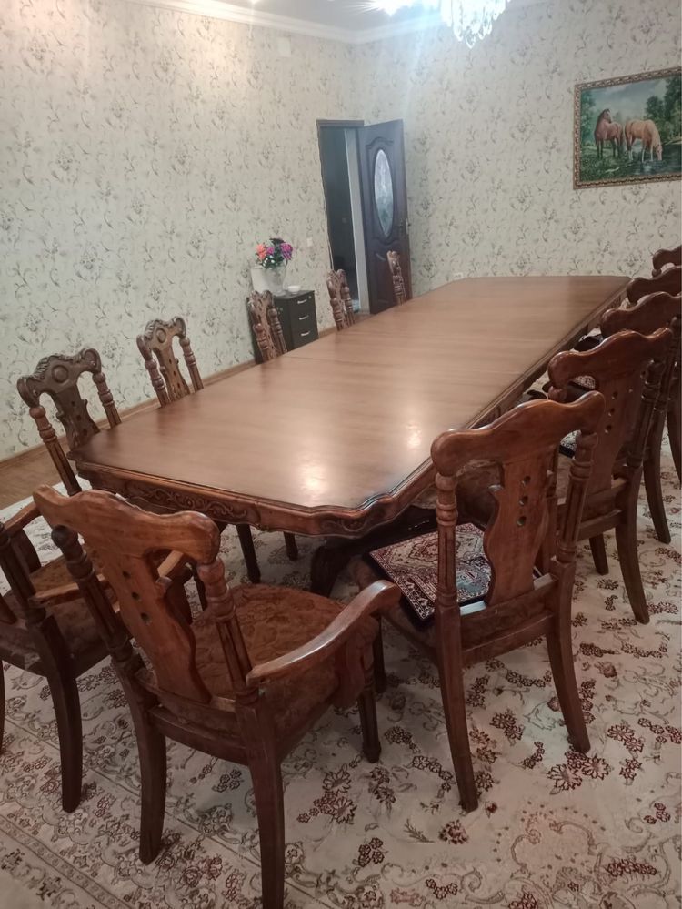 Продам стол и стулья