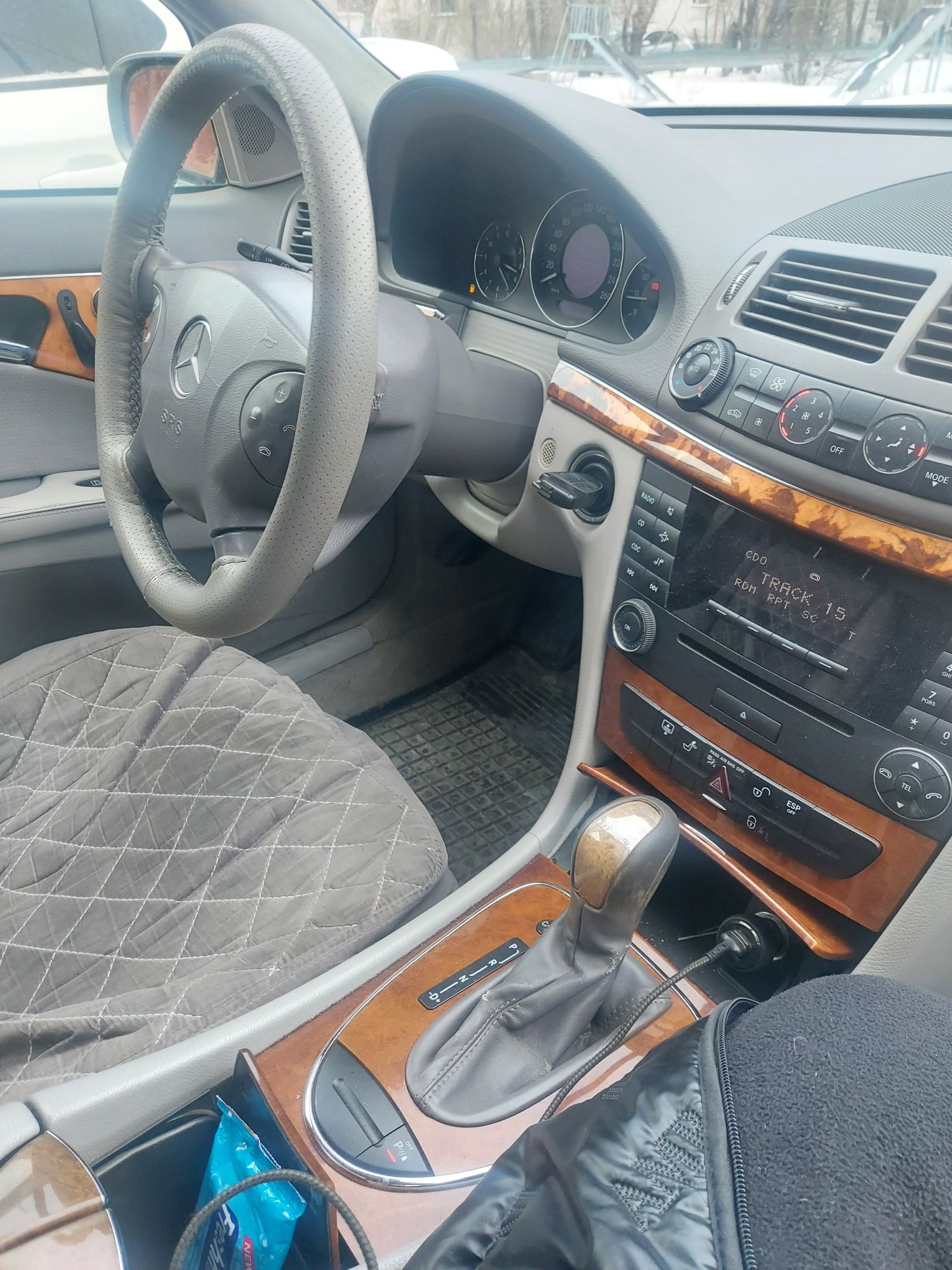 Продам мерседес 200Е