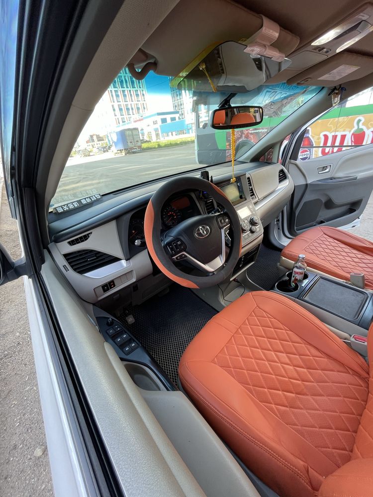Toyota Sienna 2015