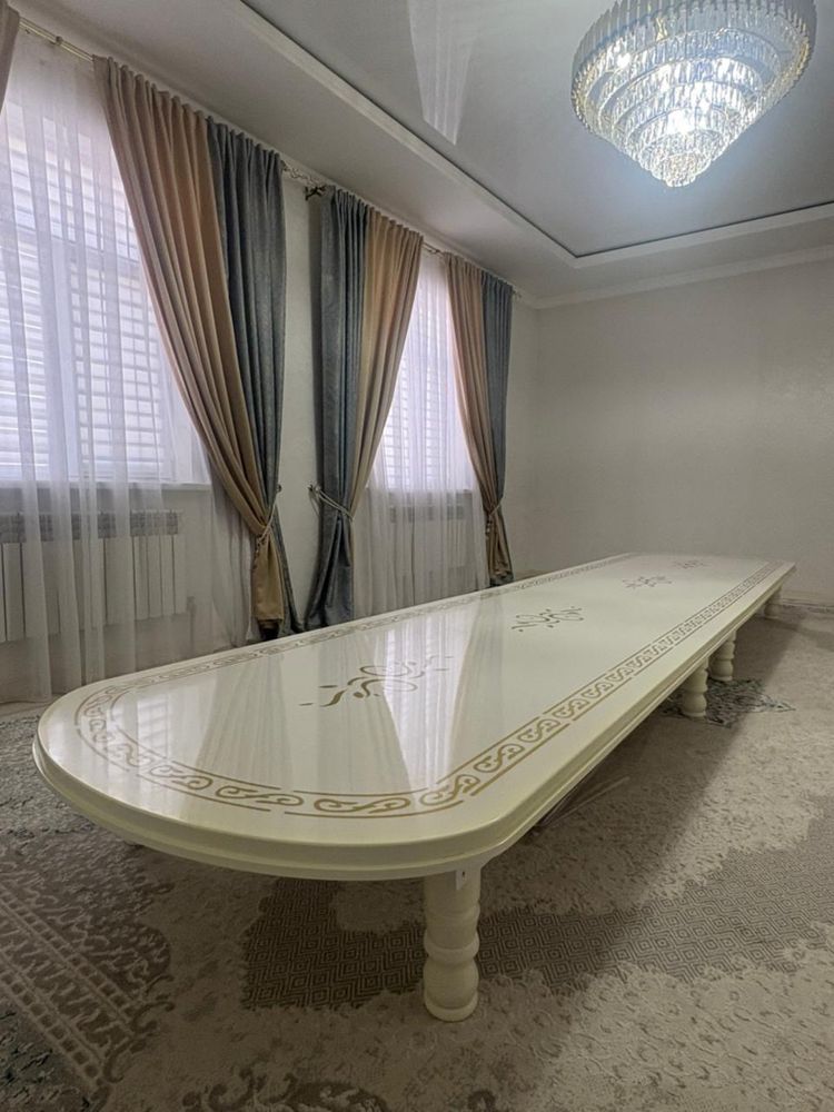 Стол и детский кровать