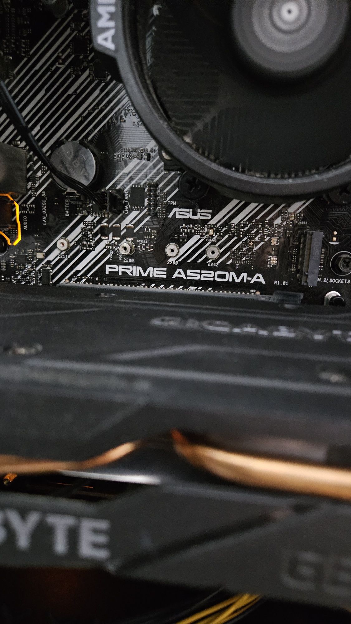 Игровой компьютер в отличном состоянии.
Процессор ryzen 5 3600 
Видеок