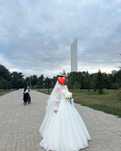 Прокат платьев разные