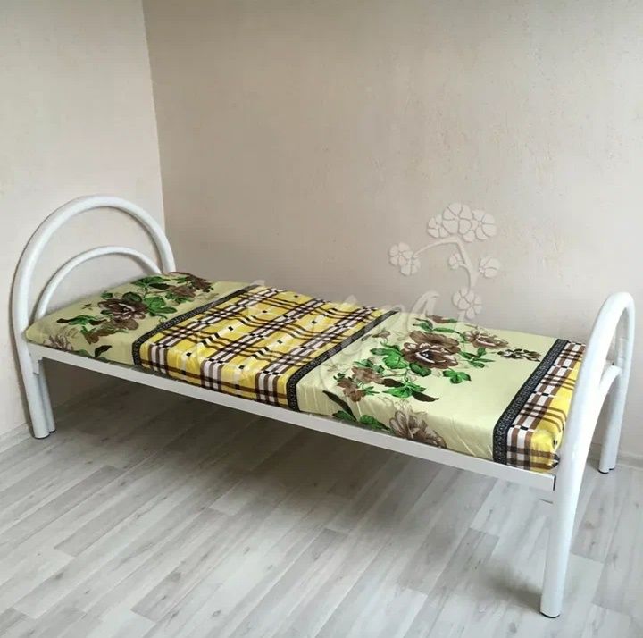 Одноярусная металлическая кровать
