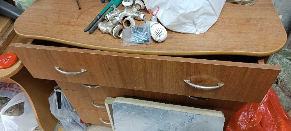 Стол и комод рабочий для кладовки, недорого
