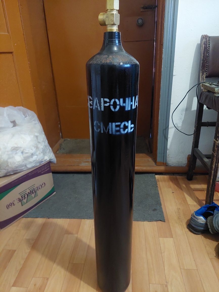 Продам углекислотные и кислородные баллоны 40кг,10кг,7кг,5кг