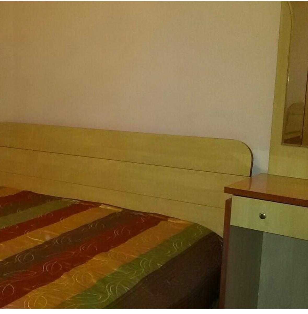 Продам спальный гарнитур