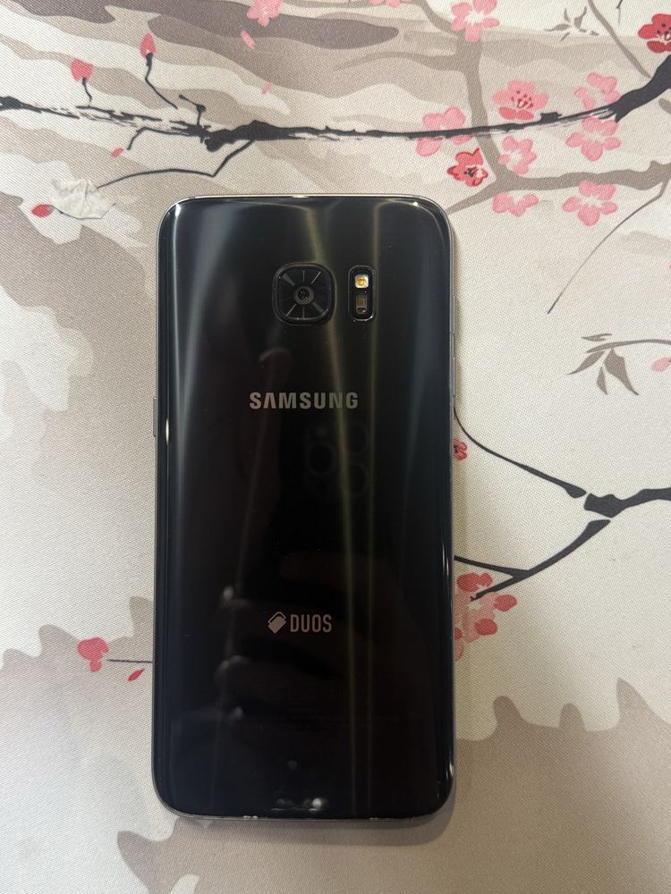 Продам Samsung Galaxy S7edge в хорошем состоянии
