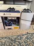 PS5 slim. 2 джойстика. И подписка на год. 600 игры бесплатно.