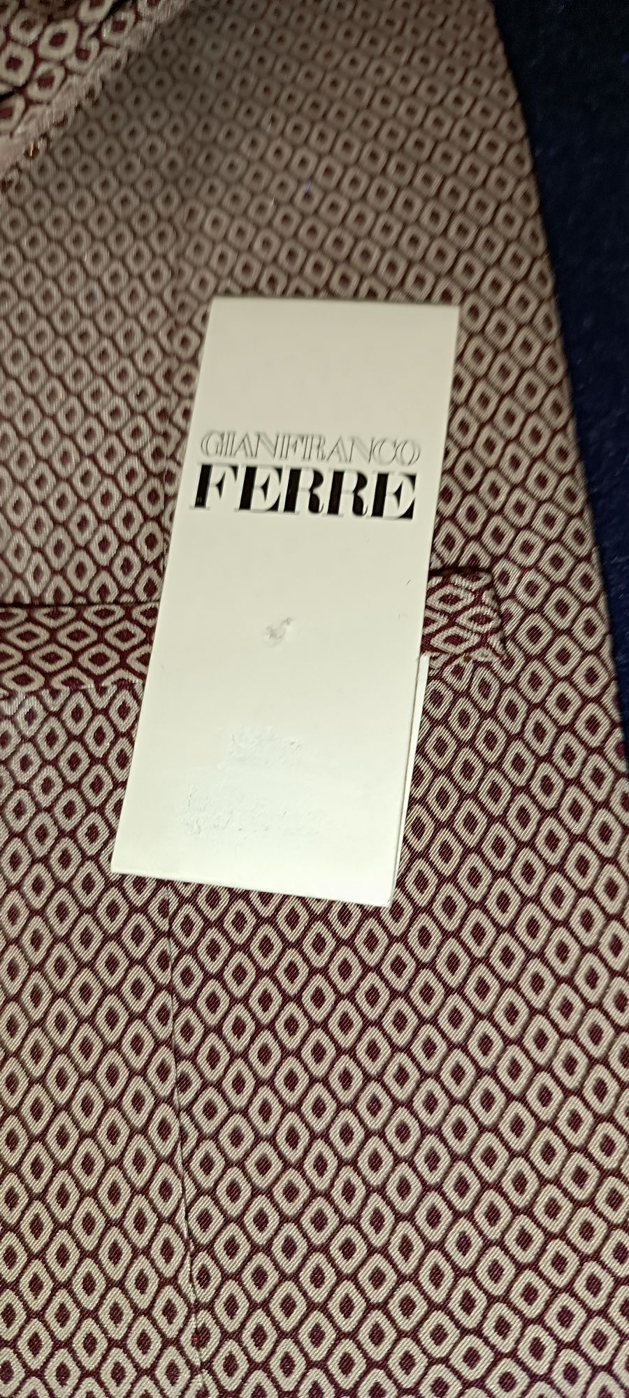 Галстук FERRE новый,оригинал,ручная работа,100% шелк.Италия,коллекция