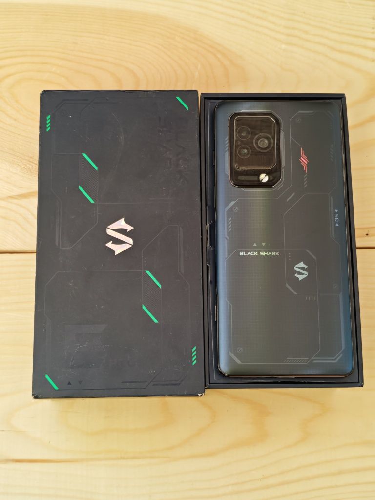 Black Shark 5 Pro 256 gb Ram 12 5G