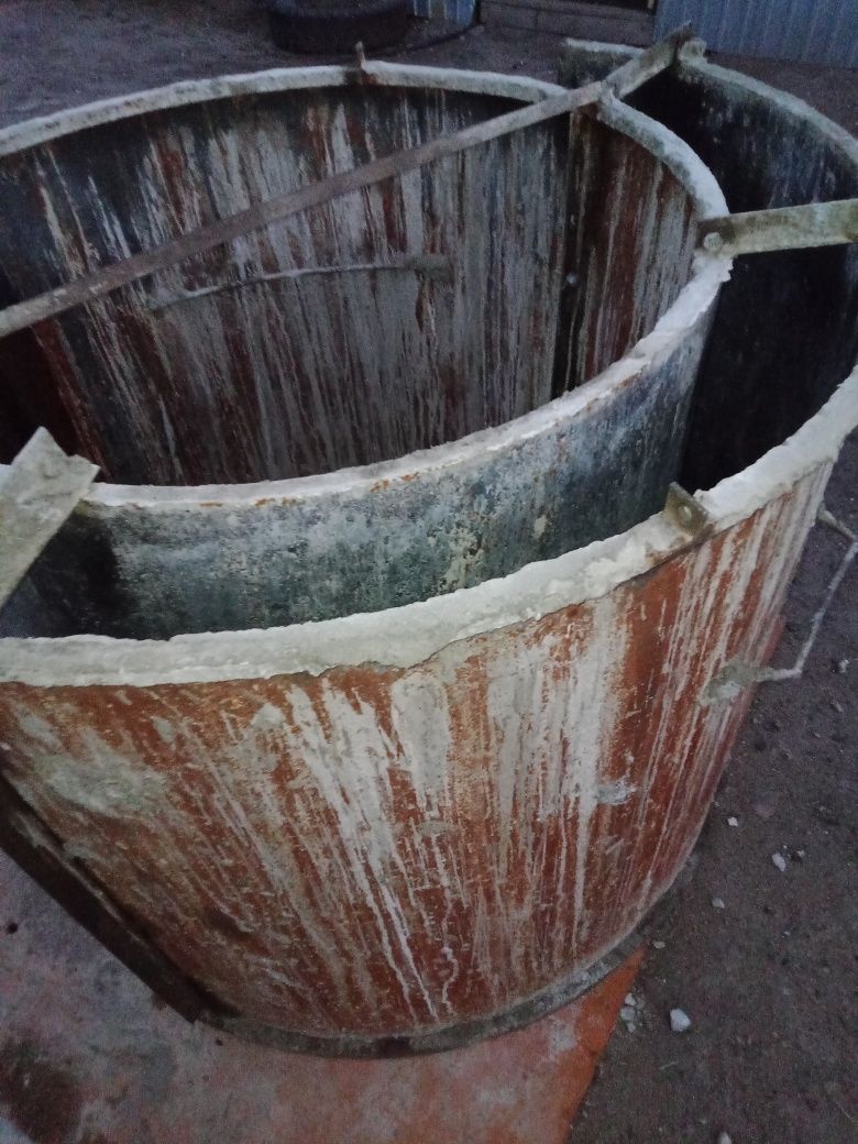 Продам две формы опалубка производство колец и одна полторашка