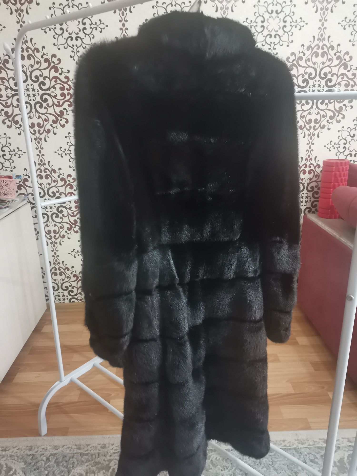 Продам норковую шубу