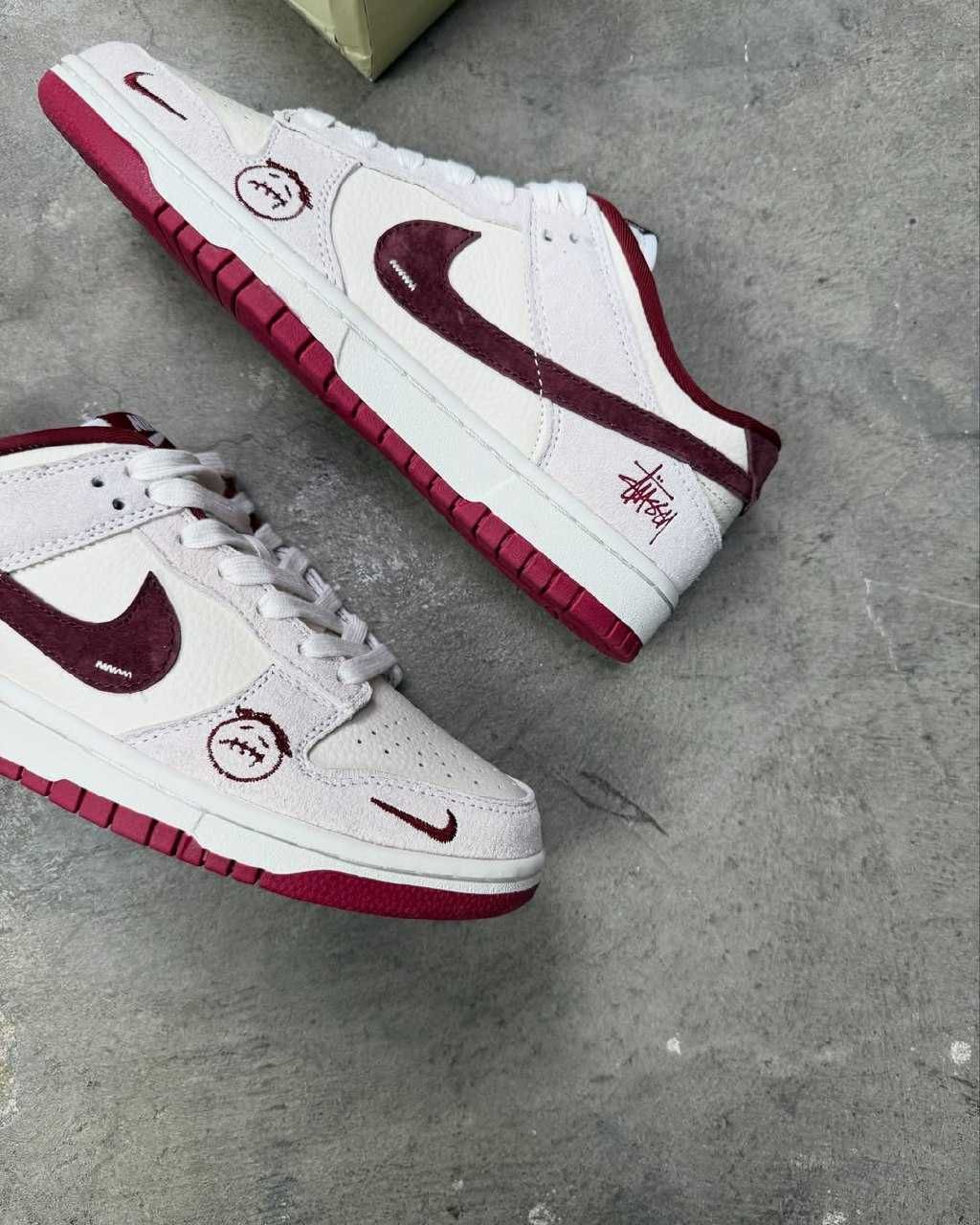 Nike SB Dunk Low Stussy