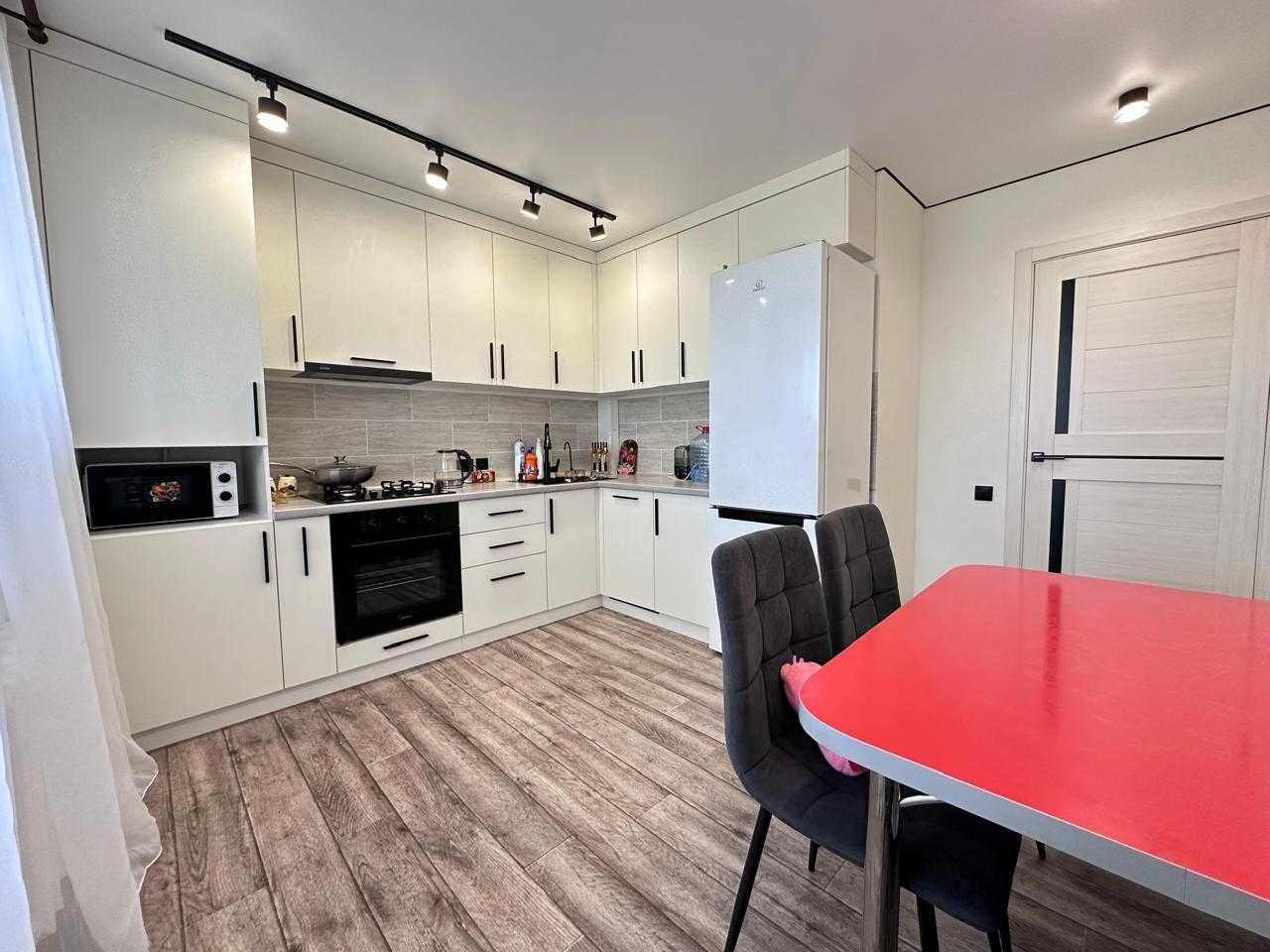 Продам 2 ком Кирпич 2015 года, мрк Береке