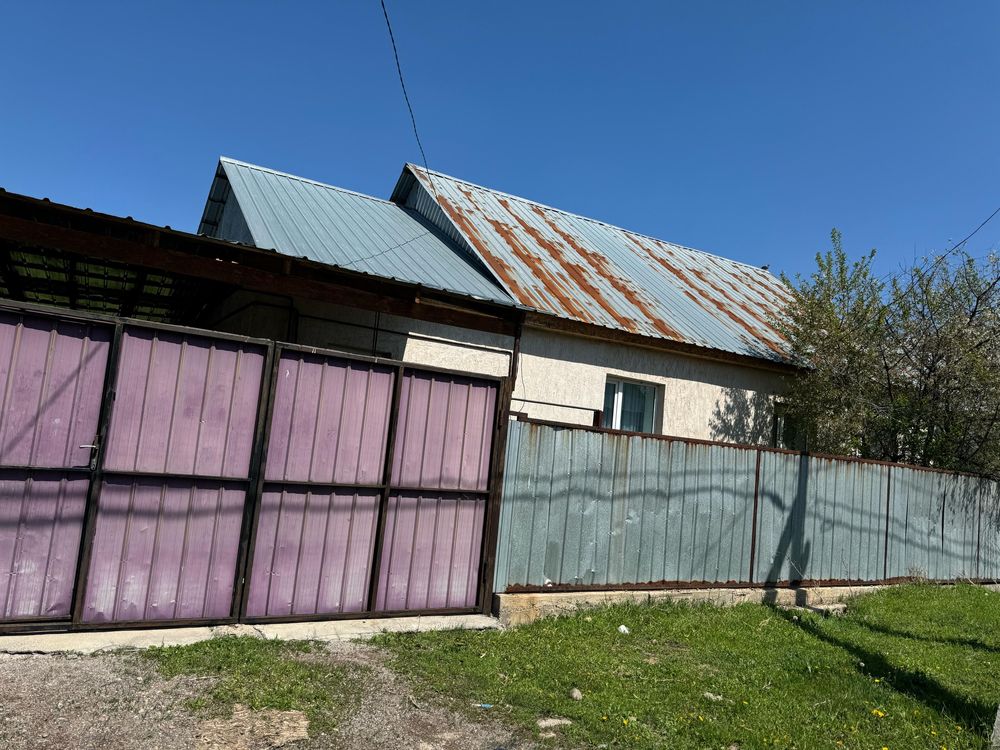 Дом в Кайназар, срочно продаем! 5 комнат, на газе