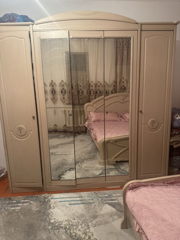 Продается кровать и шифоньер б/у