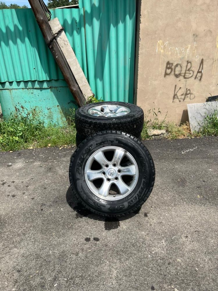 Продам зимние резину Dunlop