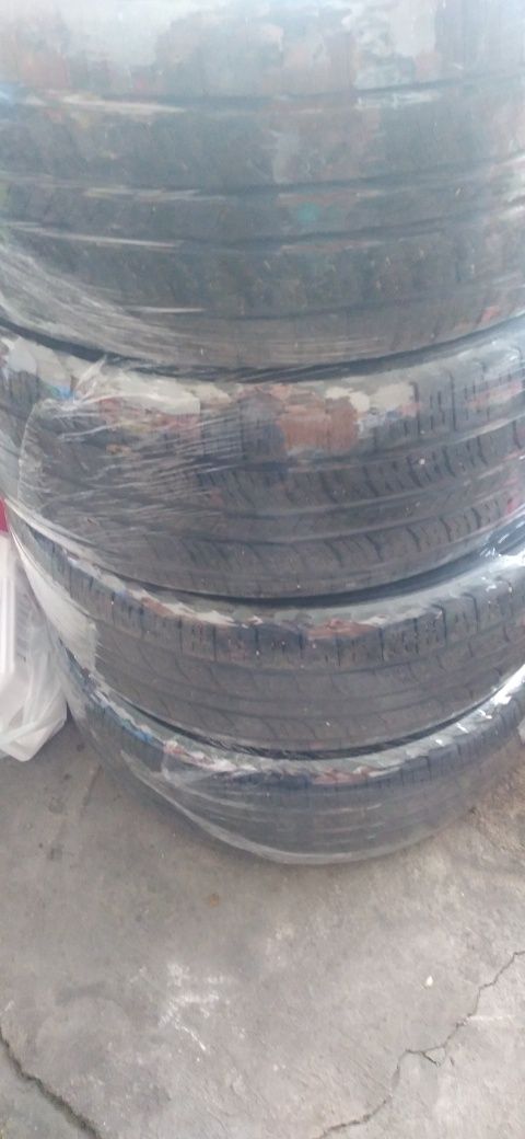 Продам резину лето 255/55/18 KUMHO