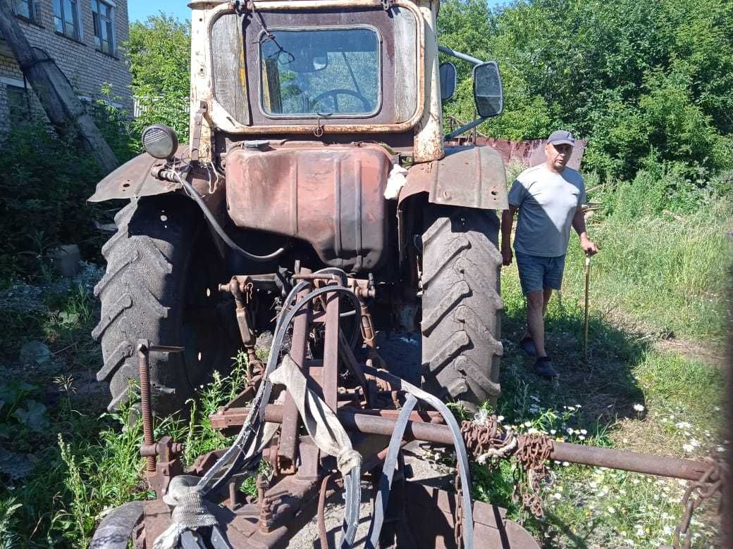 Продам трактор с прицепом