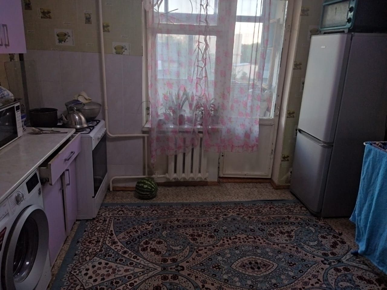 Квартира сатылады. 2.ком.2.этажда шлакаблок