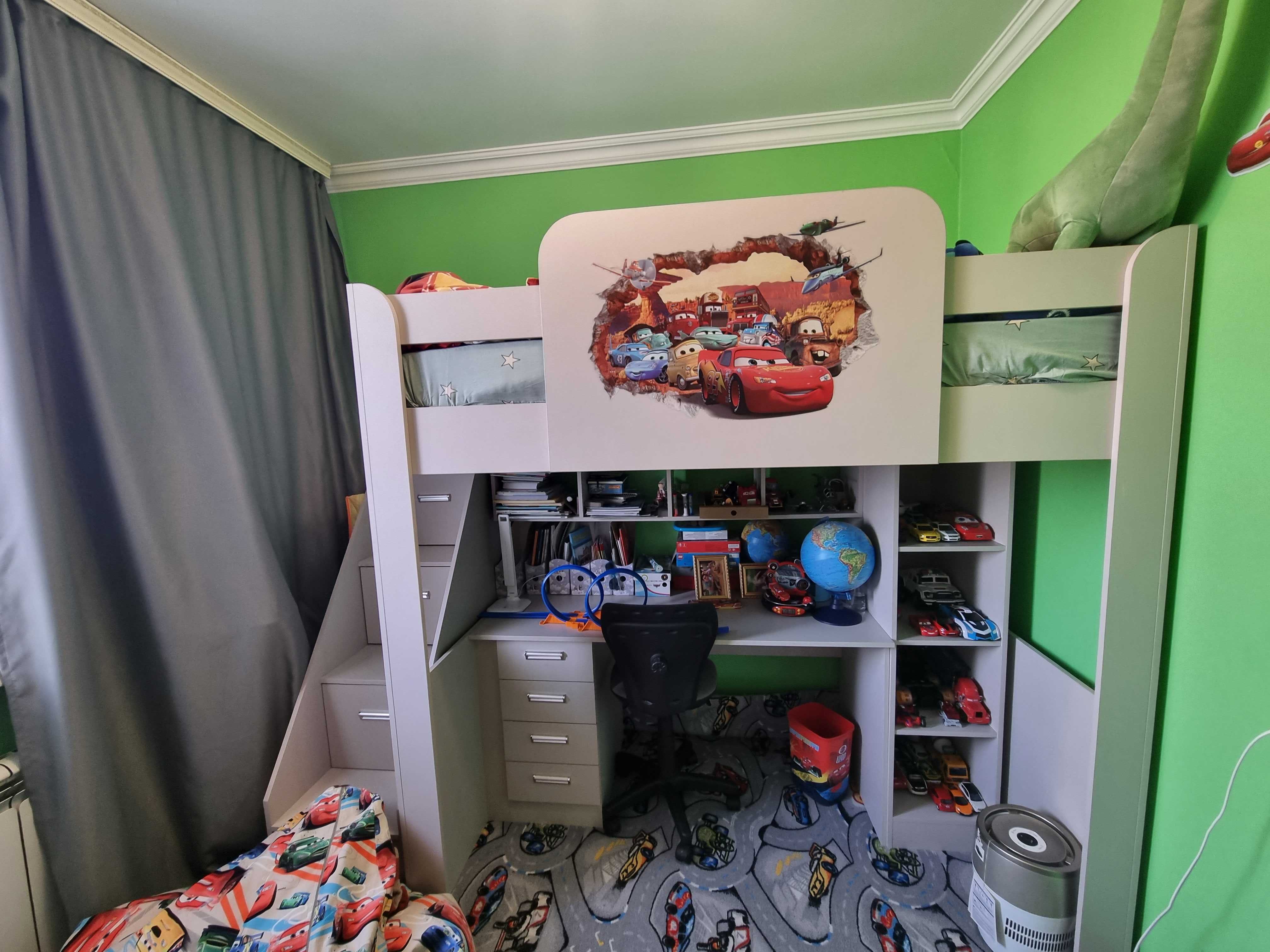 Детская кровать со столом