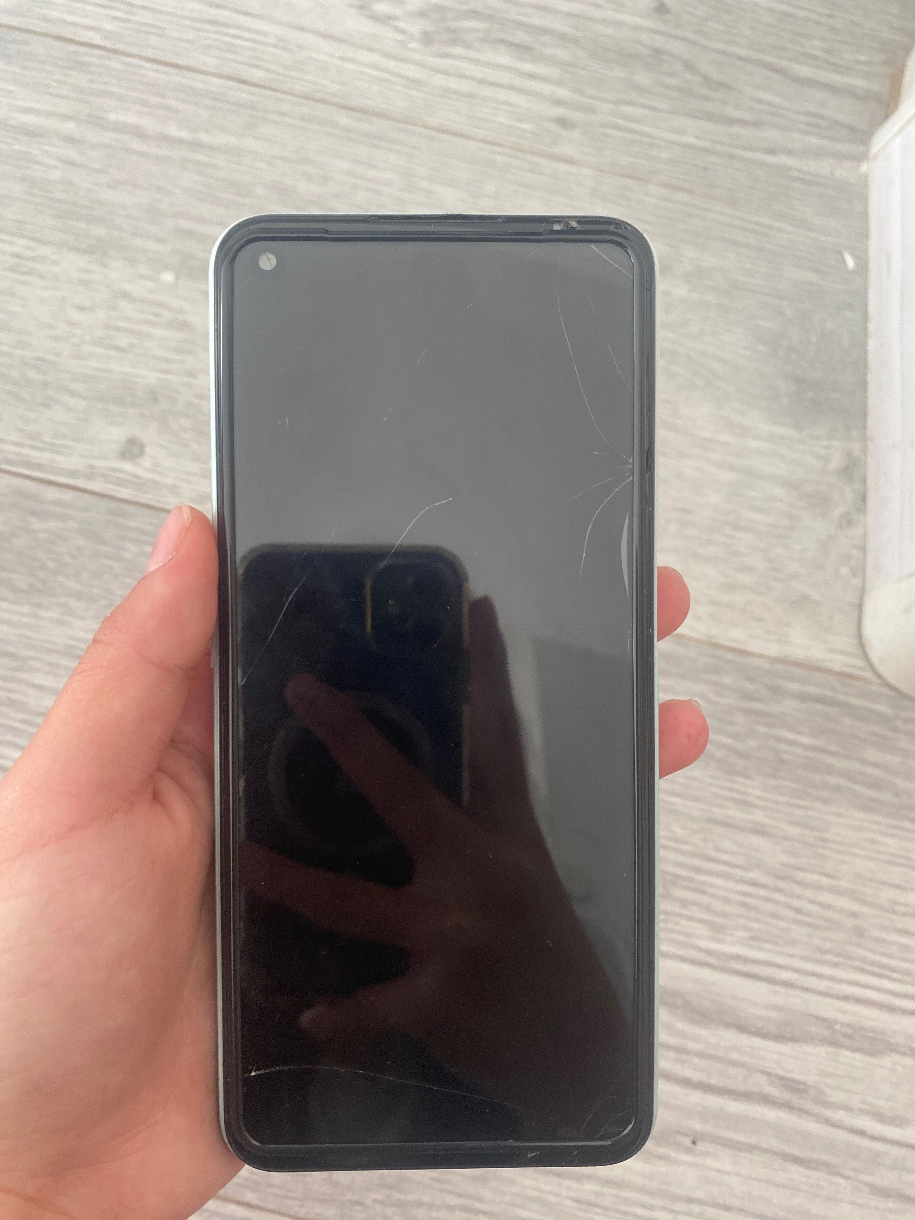 Oppo a52  белый цвет