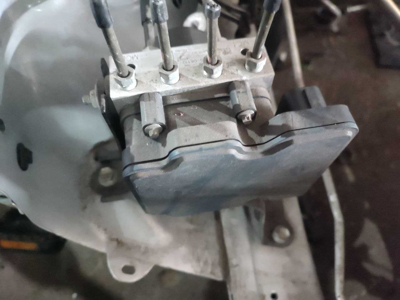 Блок(модуль) АБС(ABS) для Toyota Camry 50 ZP