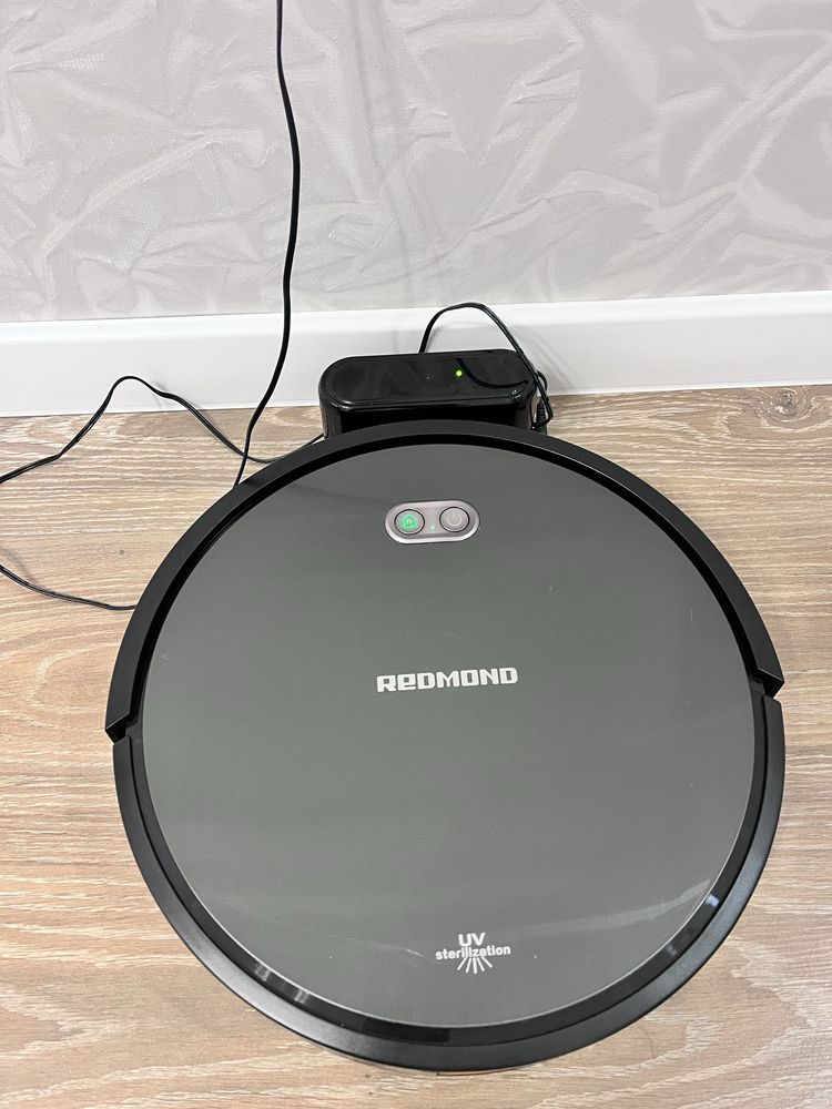 Робот-пылесос Redmond RV-R650S